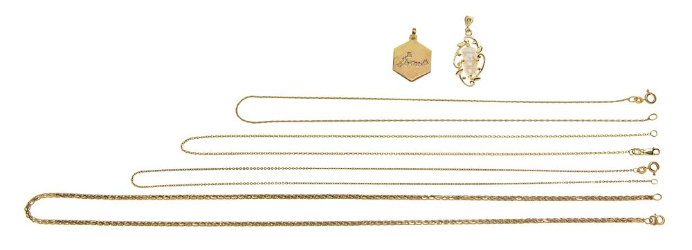 Lot 253: 14k Yellow Gold Necklace and Pendant Assortment