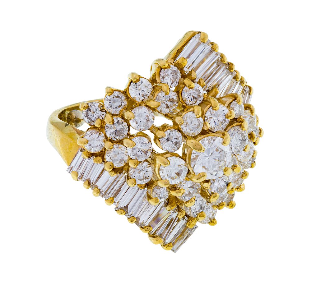 Lot 259: 14k Yellow Gold and Diamond Ring