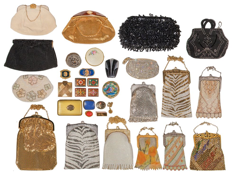 Lot 297: Handbag and Compact Assortment