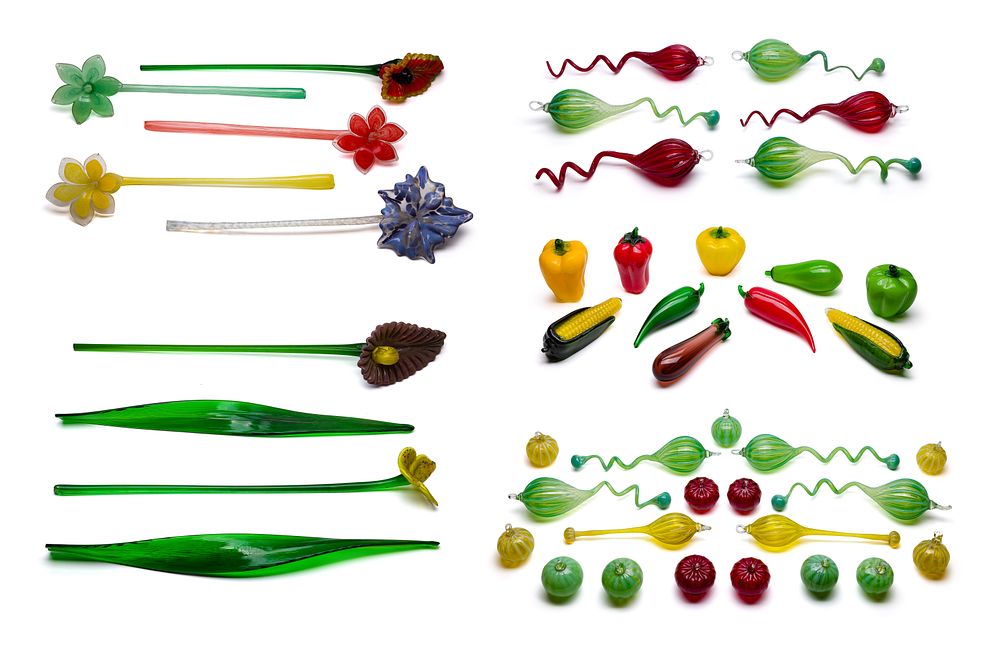 Lot 379: Art Glass Flower and Vegetable Assortment