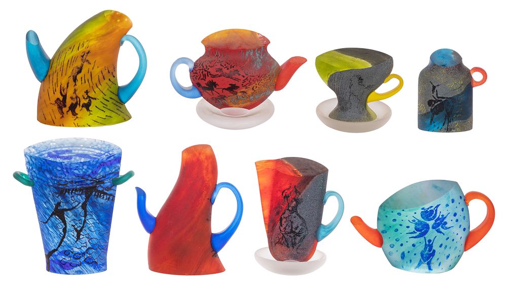 Lot 382: Kjell Engman for Kosta Boda Art Glass Beverage Service