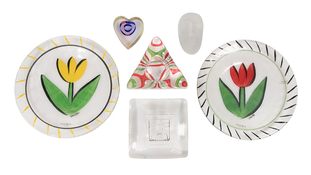Lot 389: Vallien for Kosta Boda Art Glass Assortment