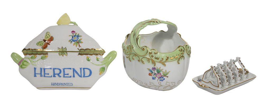 Lot 425: Herend Queen Victoria Porcelain Assortment