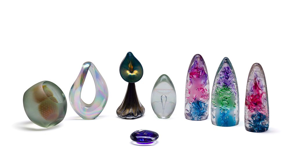 Lot 454: Duncan McClellan (American, b.1955) Art Glass Paperweight Assortment