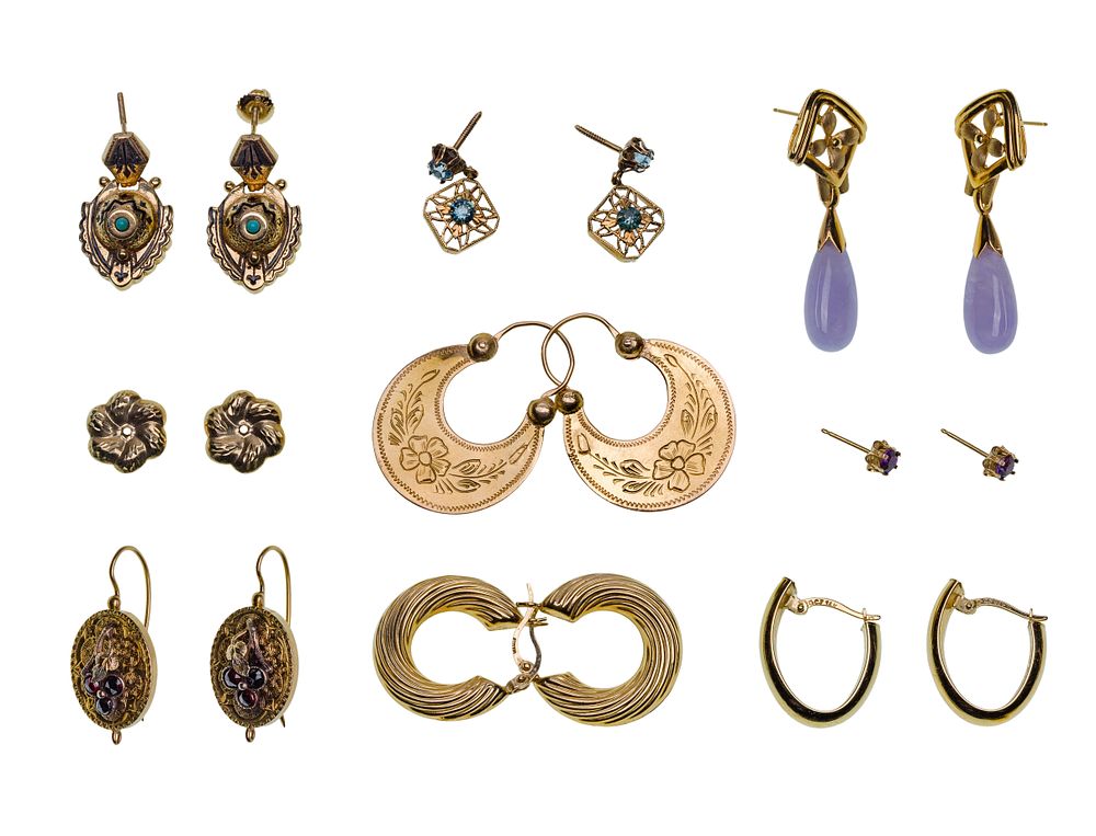 Lot 254: 14k Yellow Gold Earring Assortment