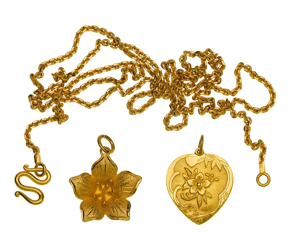 Lot 260: Thai 23k Yellow Gold Necklace and Pendants