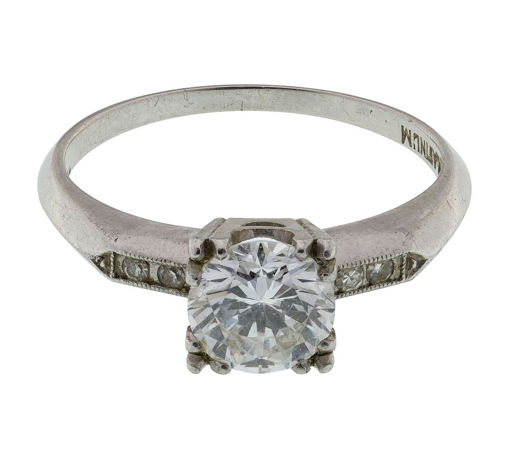 Lot 286: Peacock Platinum and Diamond Ring