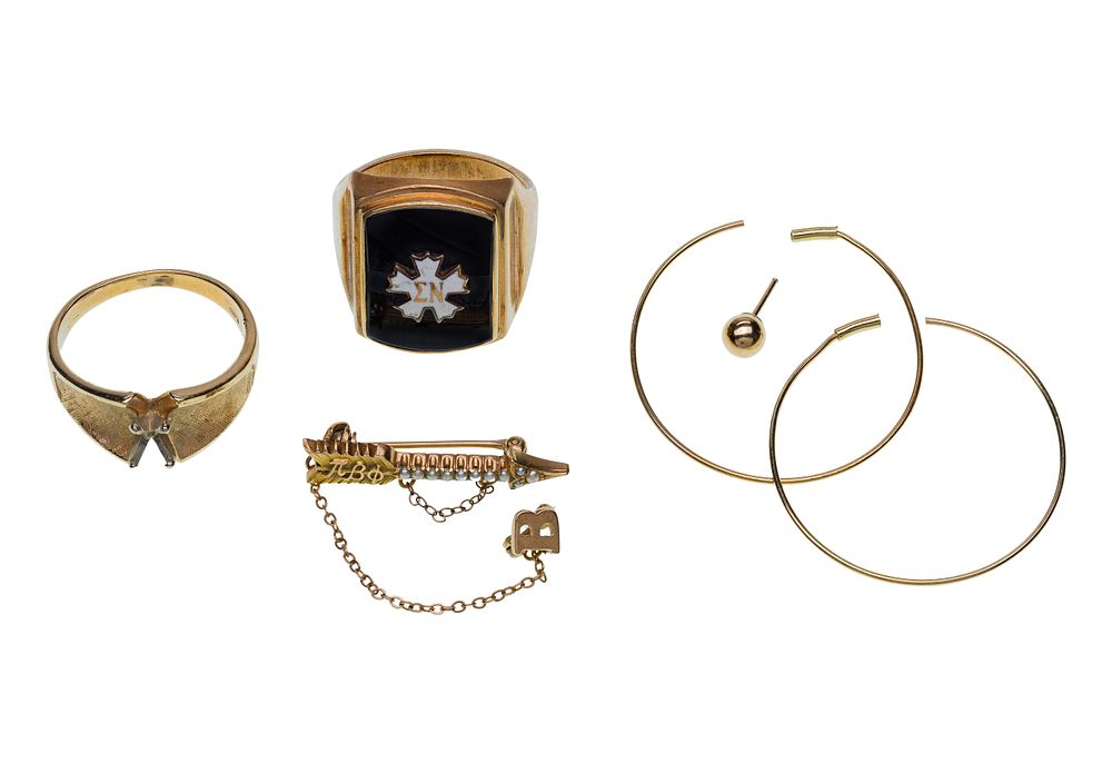Lot 297: 14k and 10k Yellow Gold Jewelry Assortment