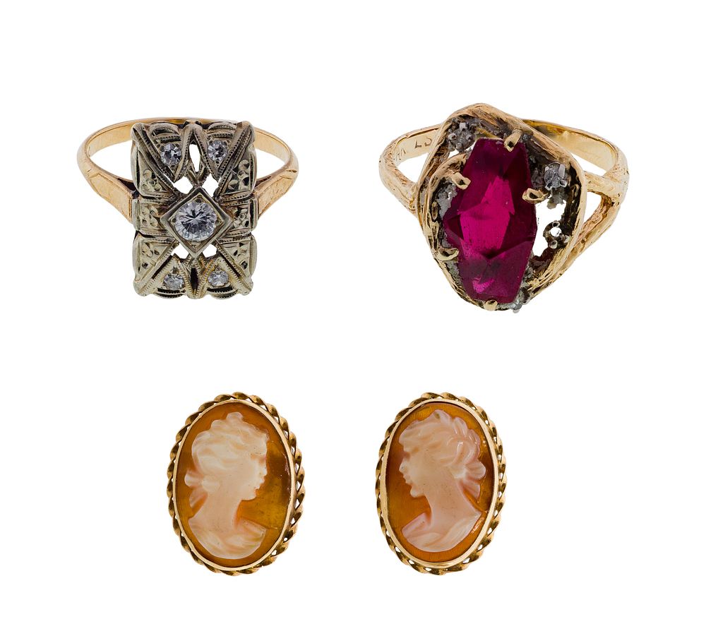 Lot 300: 14k Gold Jewelry Assortment