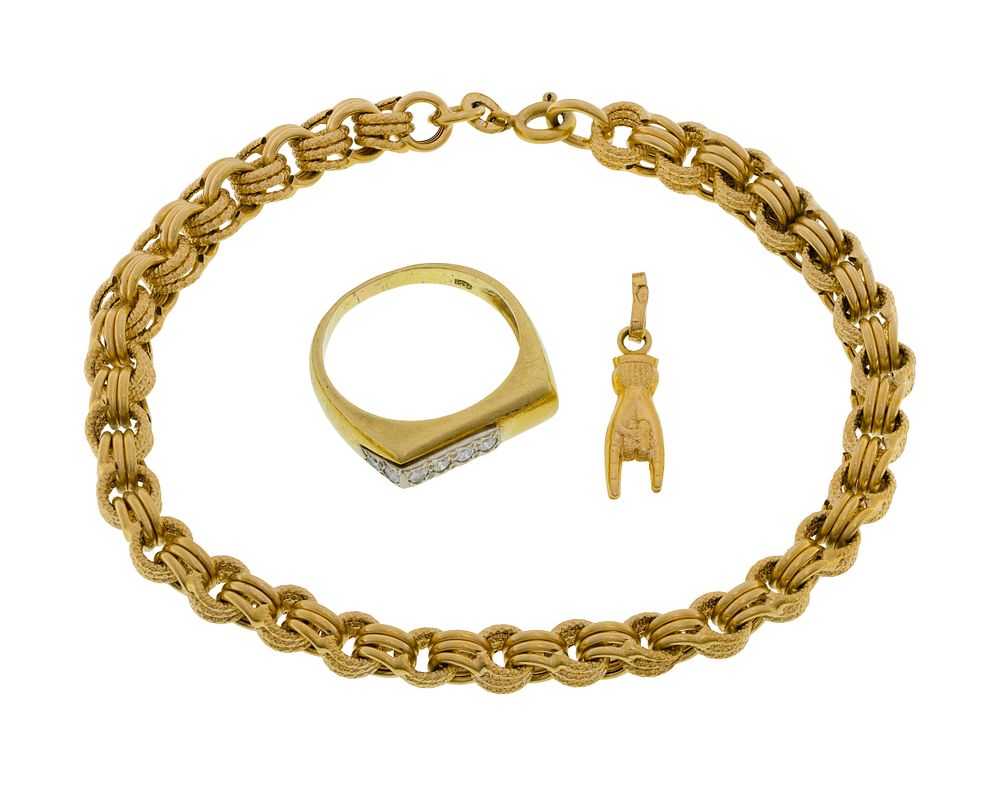 Lot 302: 18k Yellow Gold Jewelry Assortment