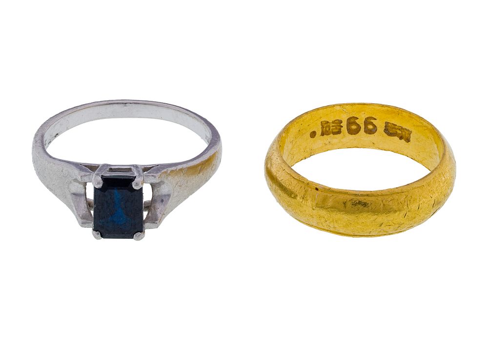Lot 303: Platinum and 22k Yellow Gold Rings