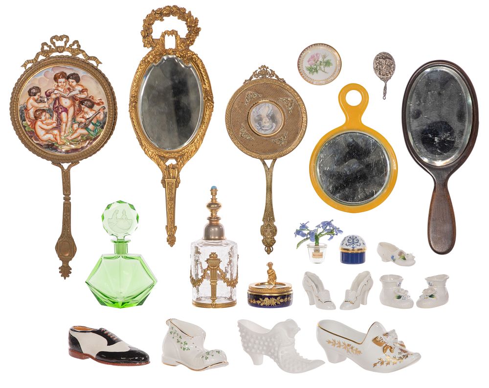 Lot 333: Vanity Object Assortment