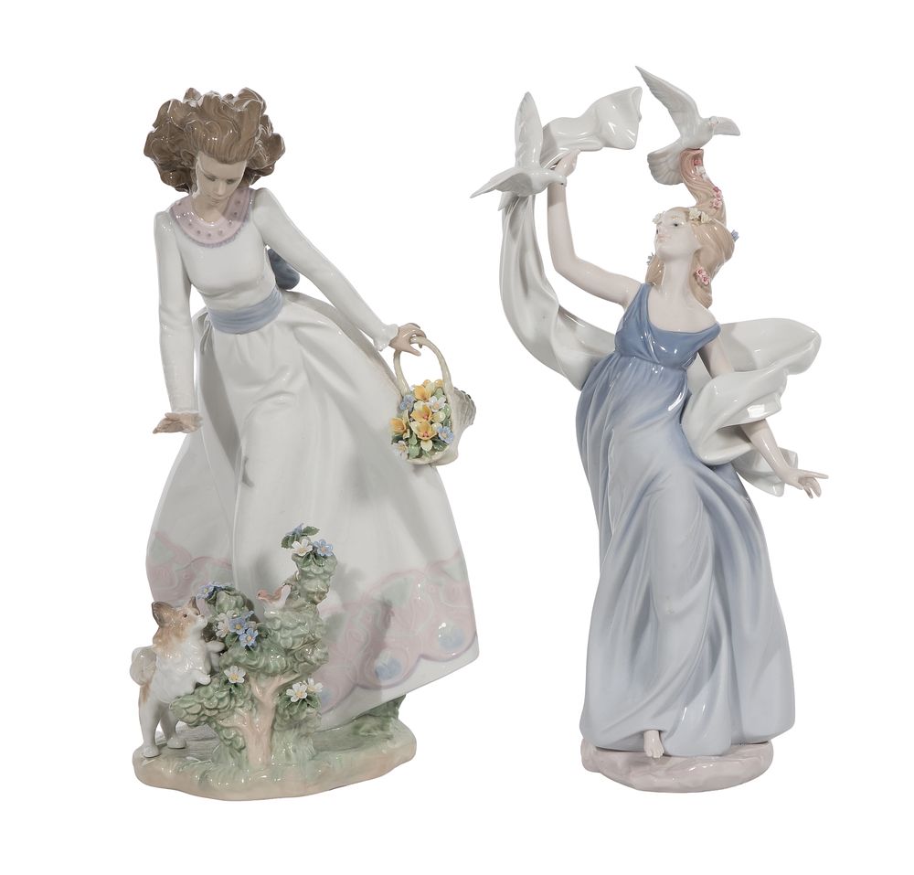 Lot 381: Lladro Porcelain Figurines