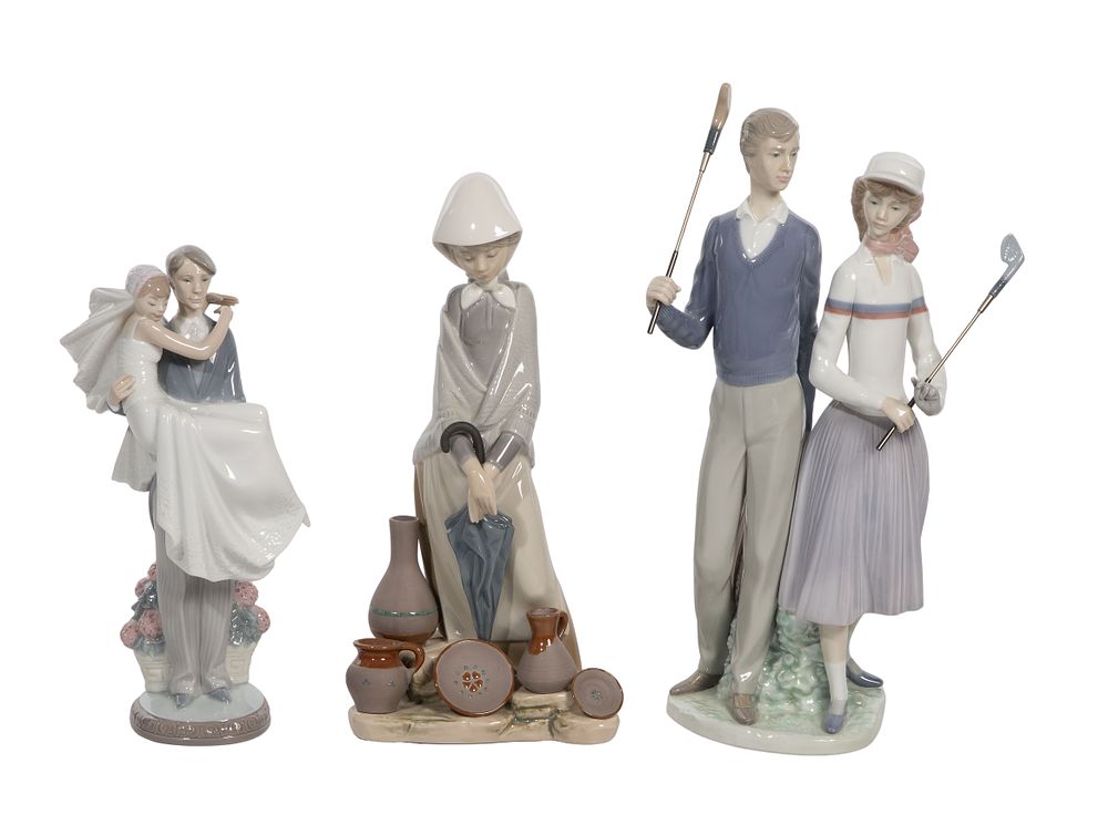 Lot 382: Lladro Figurine Assortment