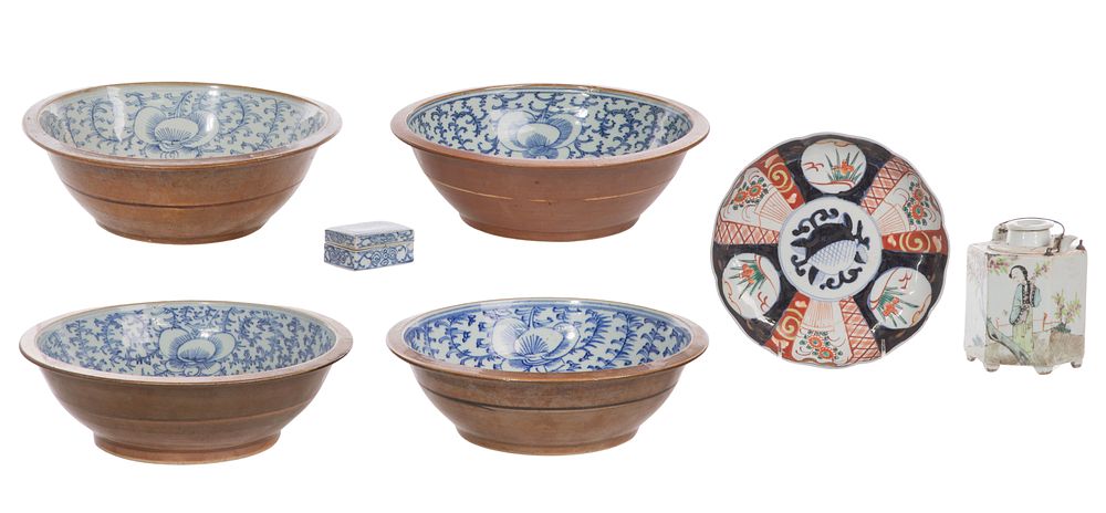 Lot 446: Chinese Porcelain Assortment