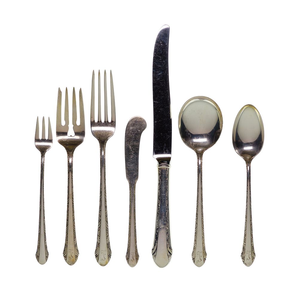 Lot 455: Alvin Chased Romantique Sterling Silver Flatware Service