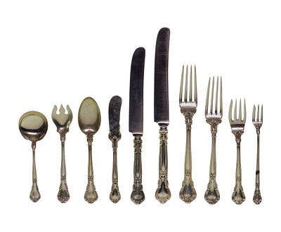 Gorham - Gorham Chantilly Sterling Silver Flatware Service (142) items including (12) 9 1/2-inch 