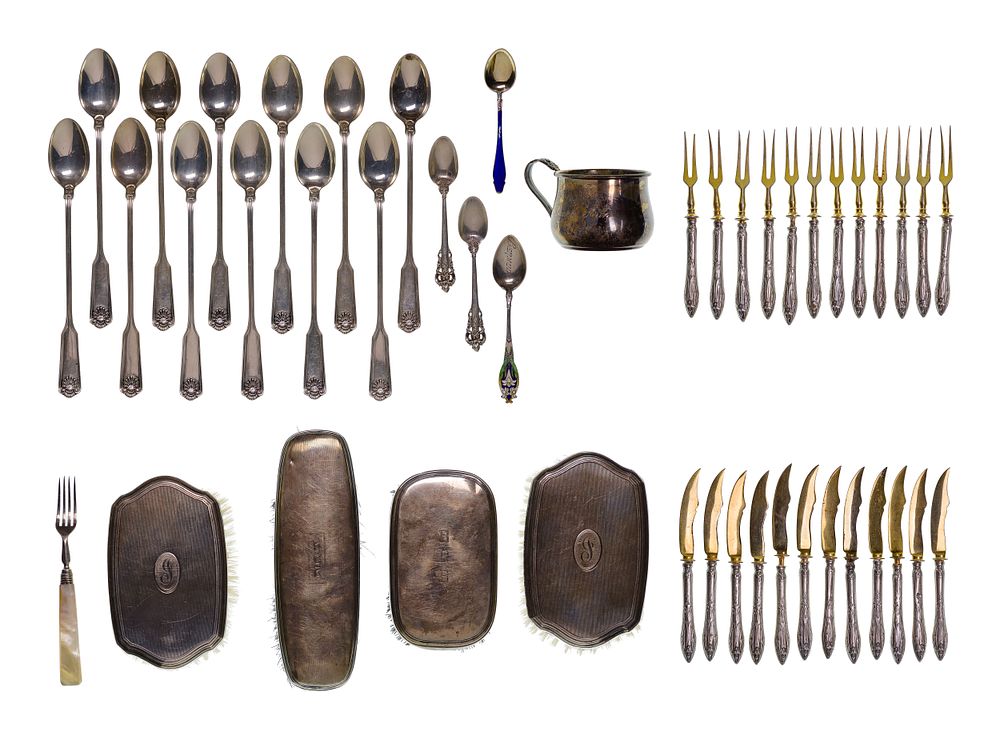 Lot 467: Sterling Silver and European Silver (800) Object Assortment