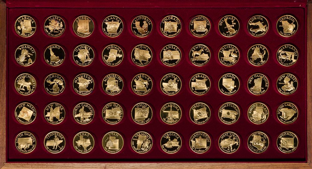 Lot 560: Franklin Mint Governor's Edition Silver Medal Set