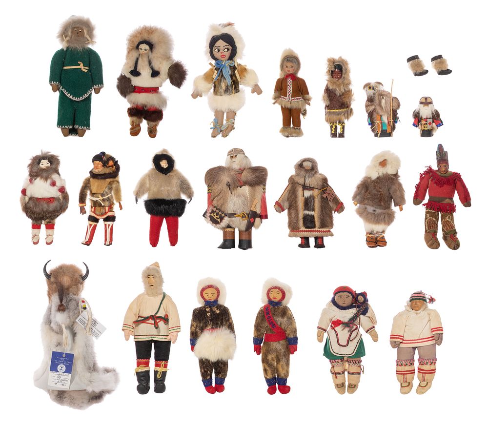 Lot 636: Native American Northwest Coast Doll Assortment