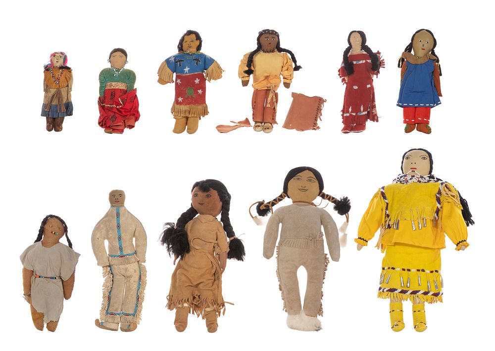 Lot 726: Native American Doll Assortment