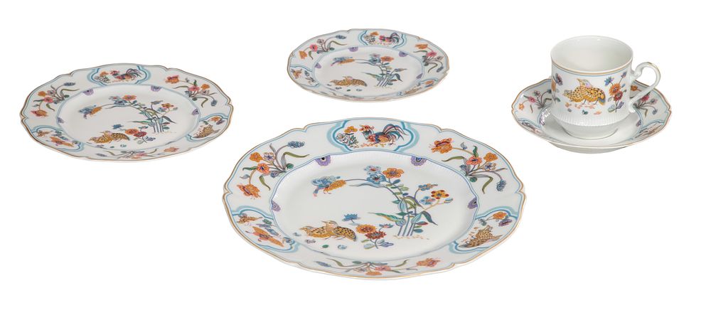 Lot 289: Haviland Golden Quail Dinner Service