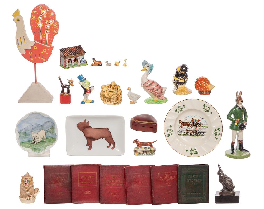 Lot 295: Decorative Object Assortment