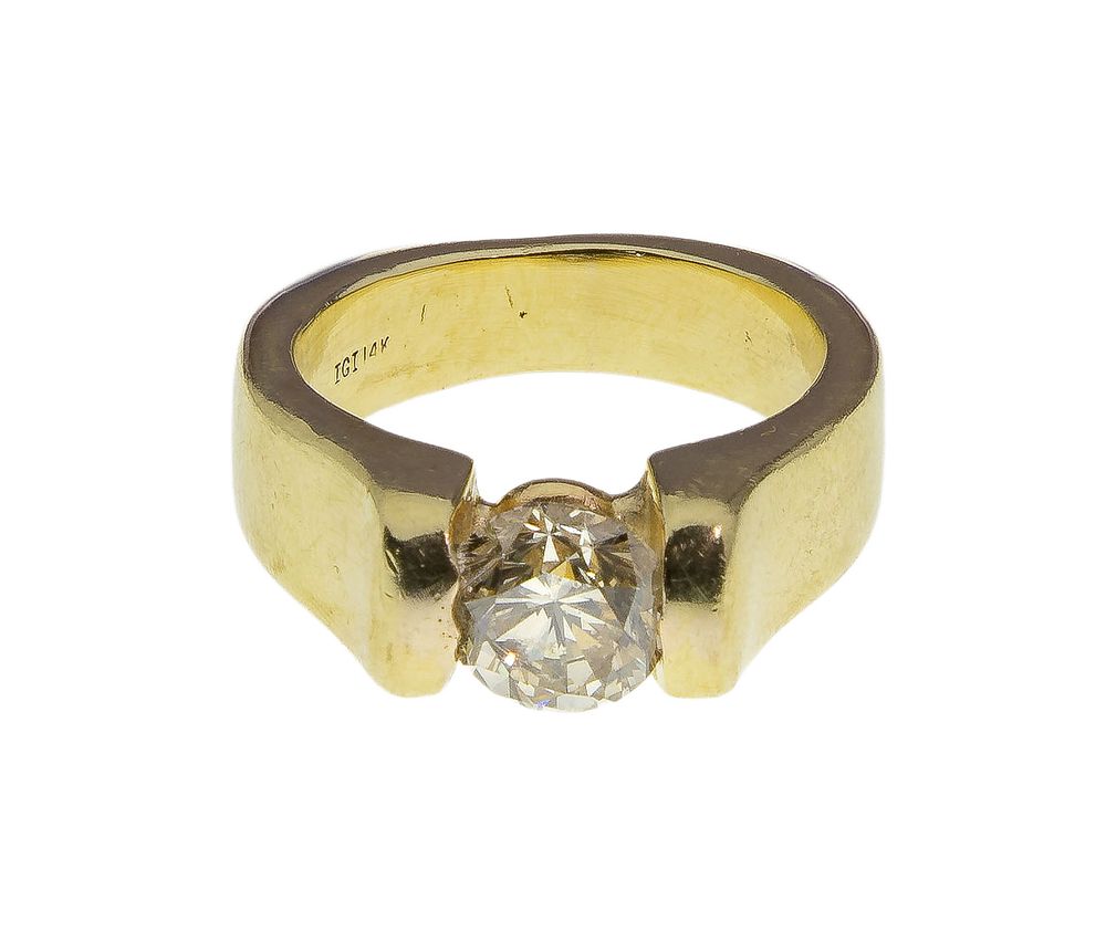 Lot 256: 14k Yellow Gold and Diamond Ring