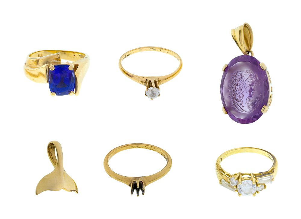 Lot 260: 14k Yellow Gold Jewelry Assortment
