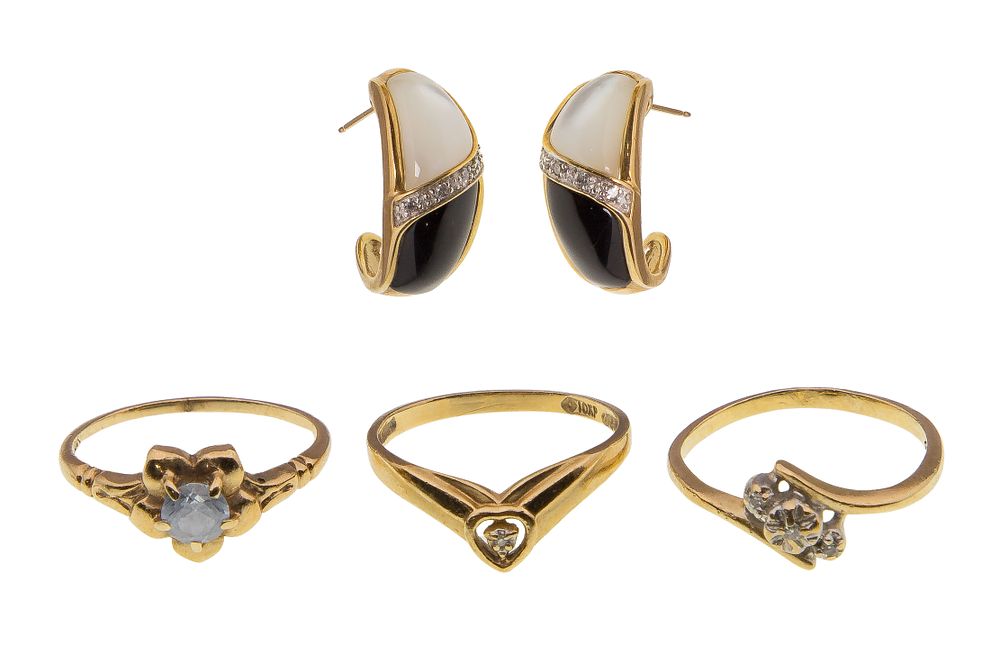 Lot 268: 10k Yellow Gold Jewelry Assortment