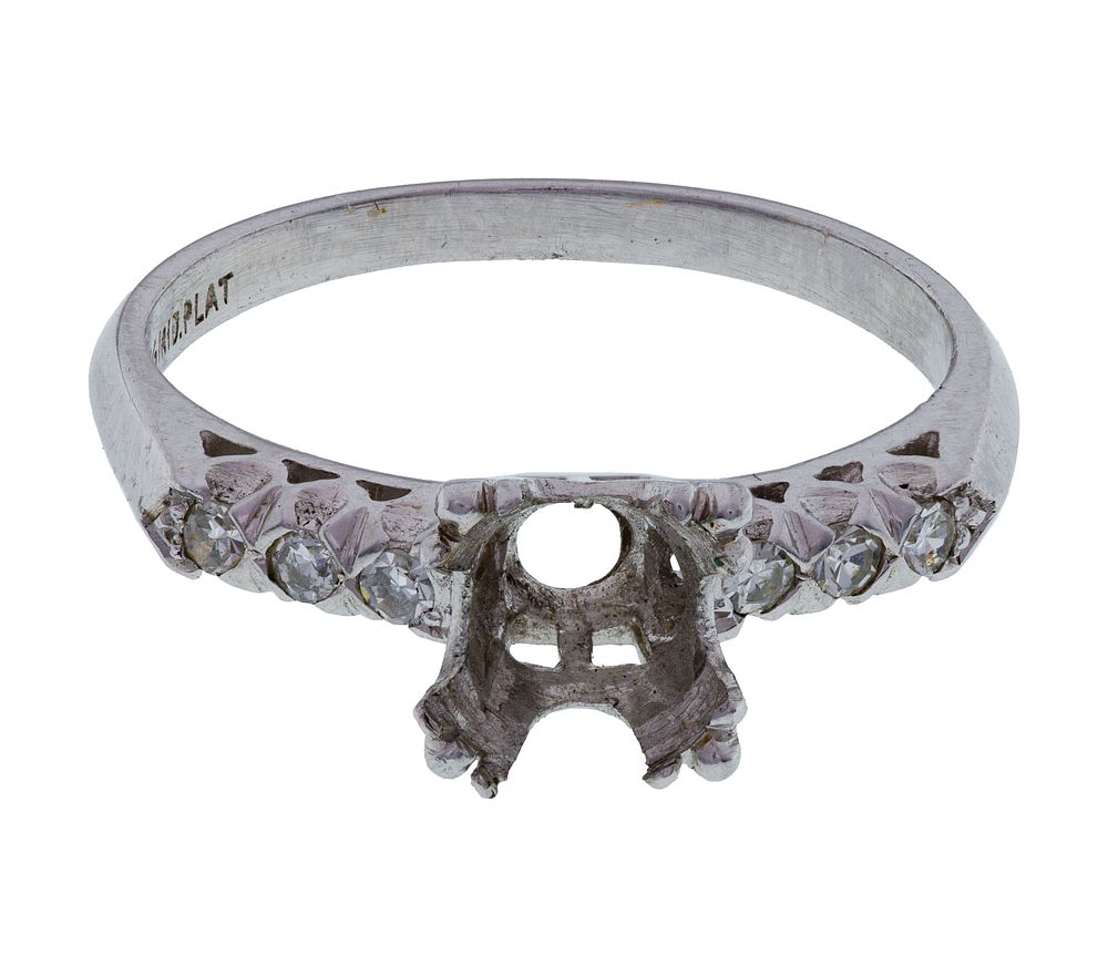 Lot 269: Platinum and Diamond Ring Setting