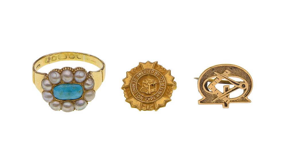 Lot 279: 18k Yellow Gold, Pearl and Turquoise Ring