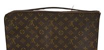 Louis Vuitton - Louis Vuitton Portfolio 
Monogram canvas having zipper on two sides 
Property Image - 1