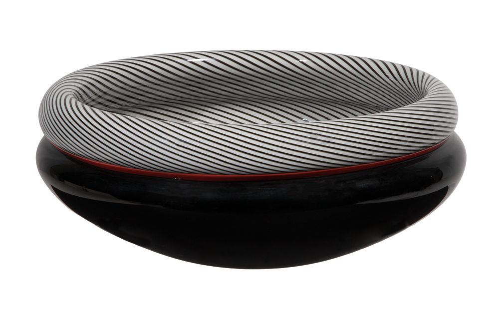 Lot 317: Lino Tagliapietra (Italian, b.1934) for Effetre International Murano Glass Bowl