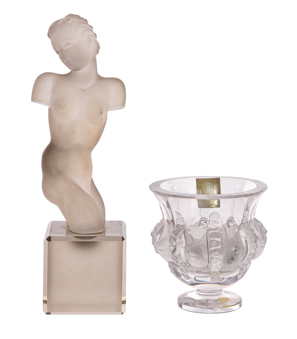 Lot 324: Lalique Dampierre Crystal Vase