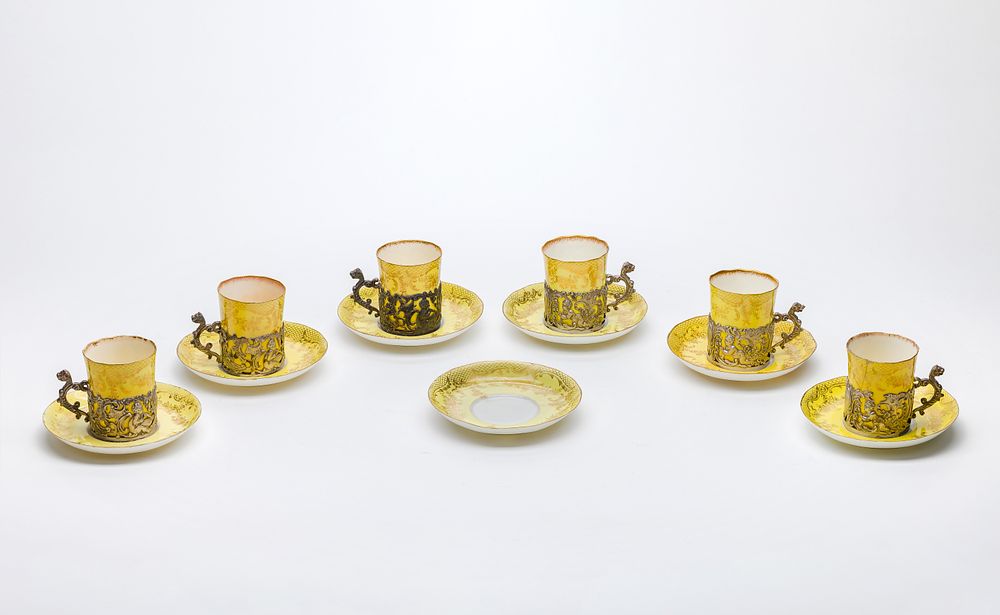 Lot 325: Staffordshire Eggshell Porcelain Cups and Saucers