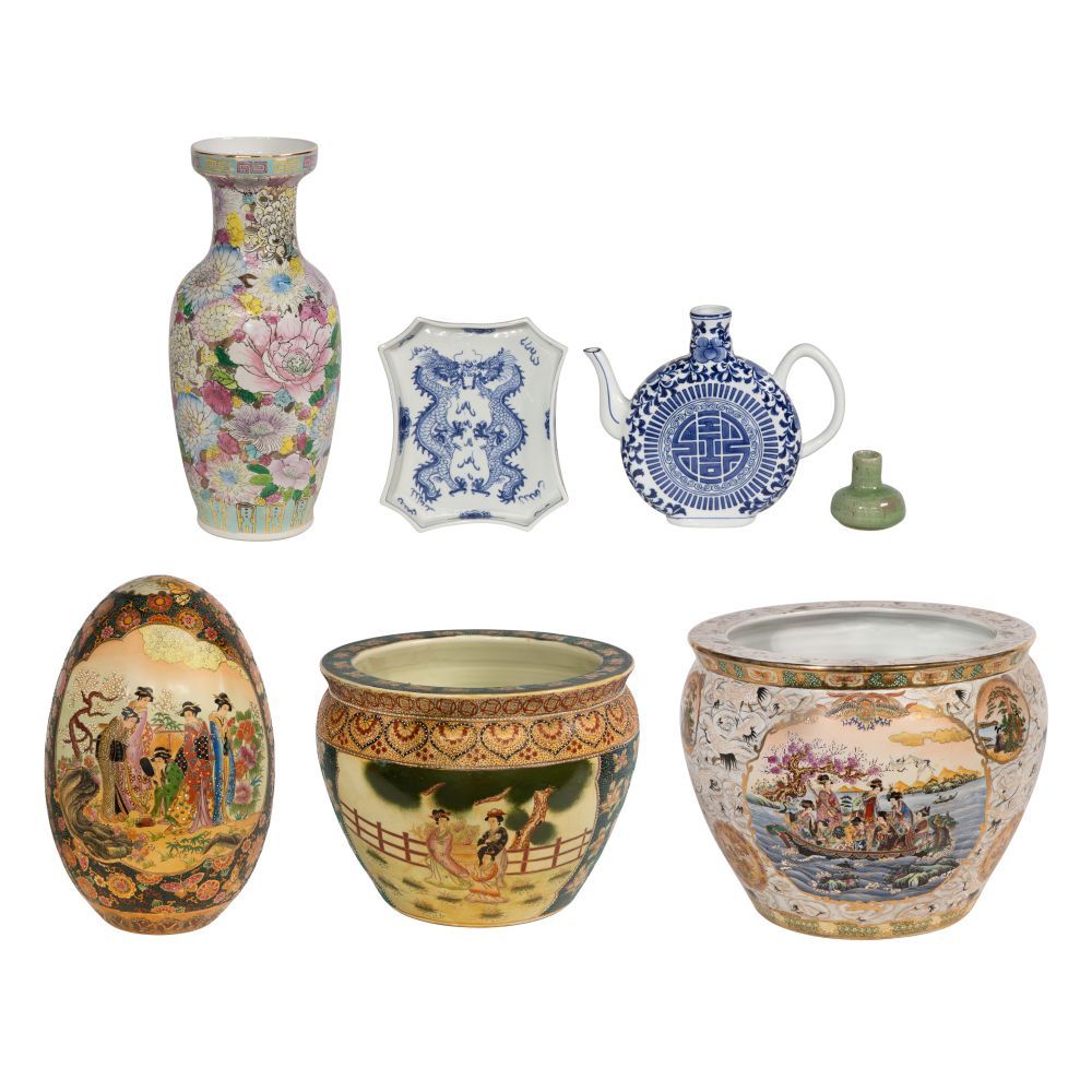 Lot 440: Asian Porcelain Assortment