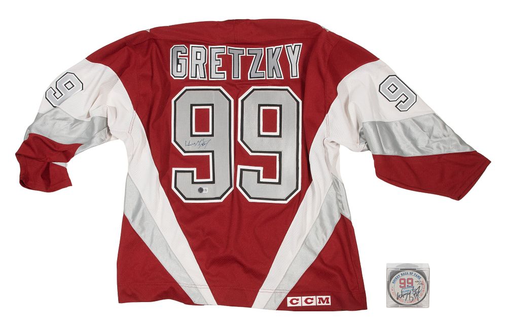 Lot 296: Wayne Gretzky Signed Jersey, Beckett COA
