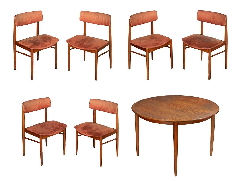 Lot 306: Sven Chrobat for Saxkjobing Savvaerk Stolefabrik (SAX) Mid-Century Rosewood Dining Suite