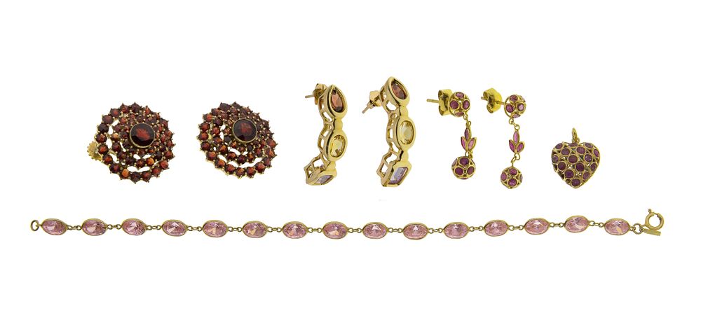 Lot 484: 18k, 10k and 8k Gold Jewelry Assortment