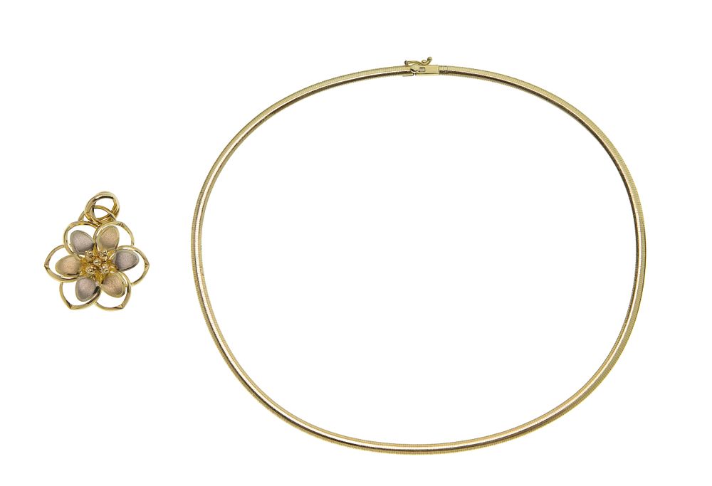 Lot 488: 14k Gold Necklace and Pendant