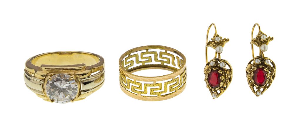 Lot 496: 14k Yellow Gold Jewelry Assortment