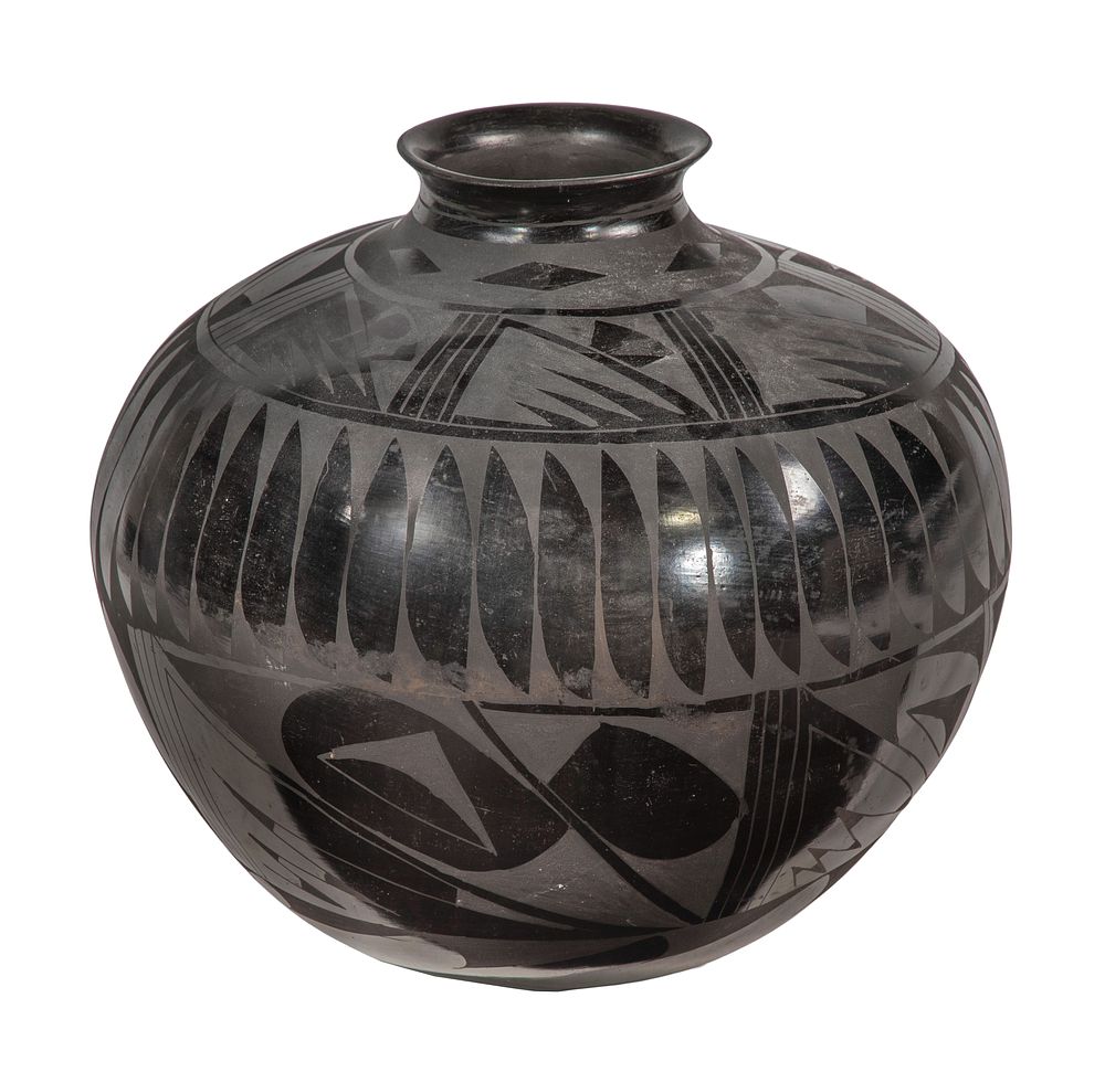 Lot 257: Monica Moreno (American / Pueblo, 20th Century) Black-on-Black Pottery Jar