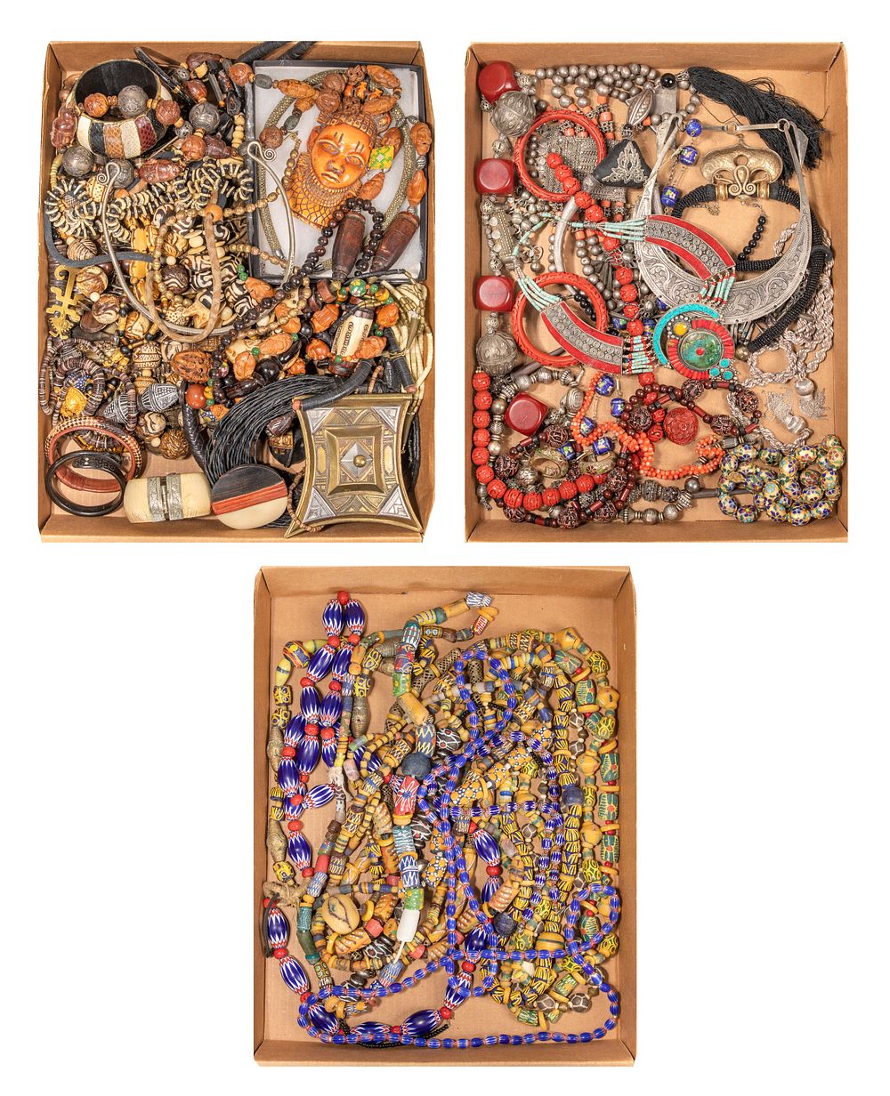 Lot 292: Costume Jewelry Assortment