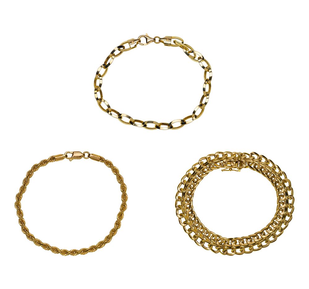 Lot 322: 14k Yellow Gold Bracelet Assortment