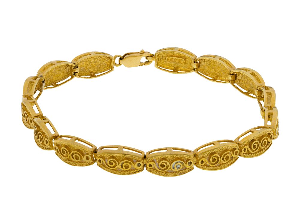 Lot 327: 18k Yellow Gold Bracelet