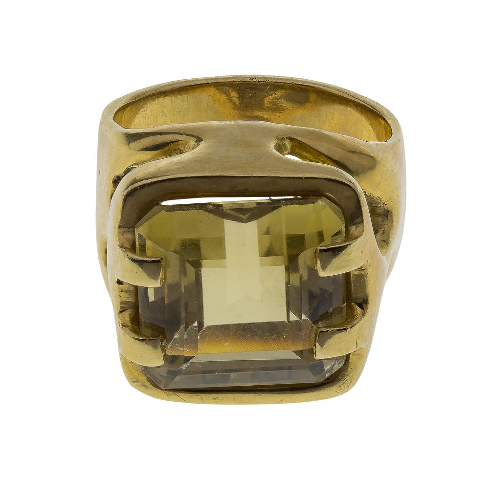 Lot 420: 14k Yellow Gold and Yellow Topaz Ring