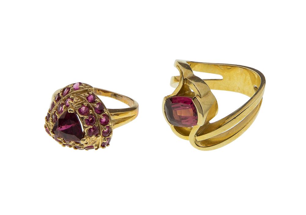 Lot 423: 14k Yellow Gold and Amethyst Rings