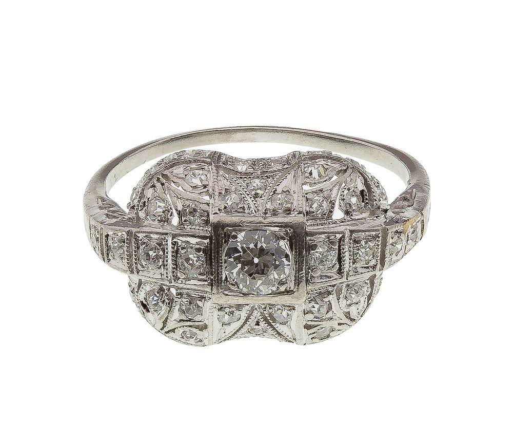 Lot 460: Platinum and Diamond Ring