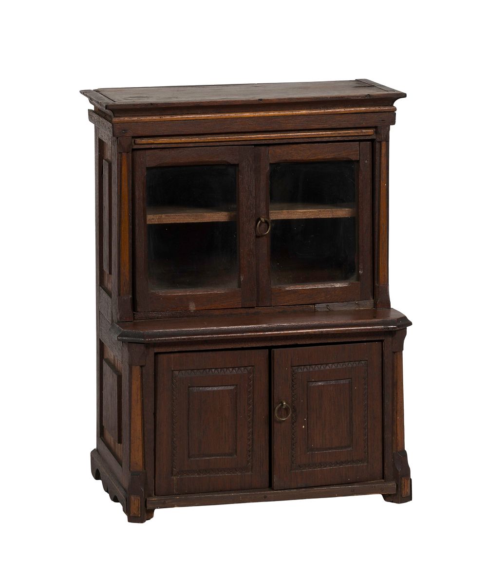 Lot 256: Salesman Sample Hutch